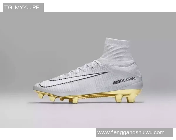 C罗专为顶级球星打造的定制足球鞋背后的创新设计与技术解析